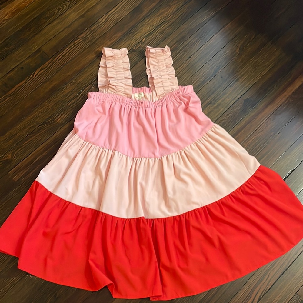 NWT tiered dress with pockets